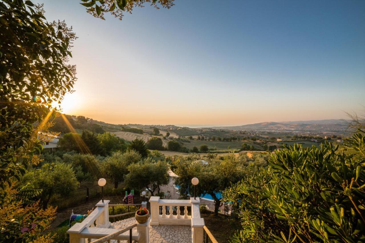 Casale Delle Rose B&B Fattoria Montepagano Eksteriør billede